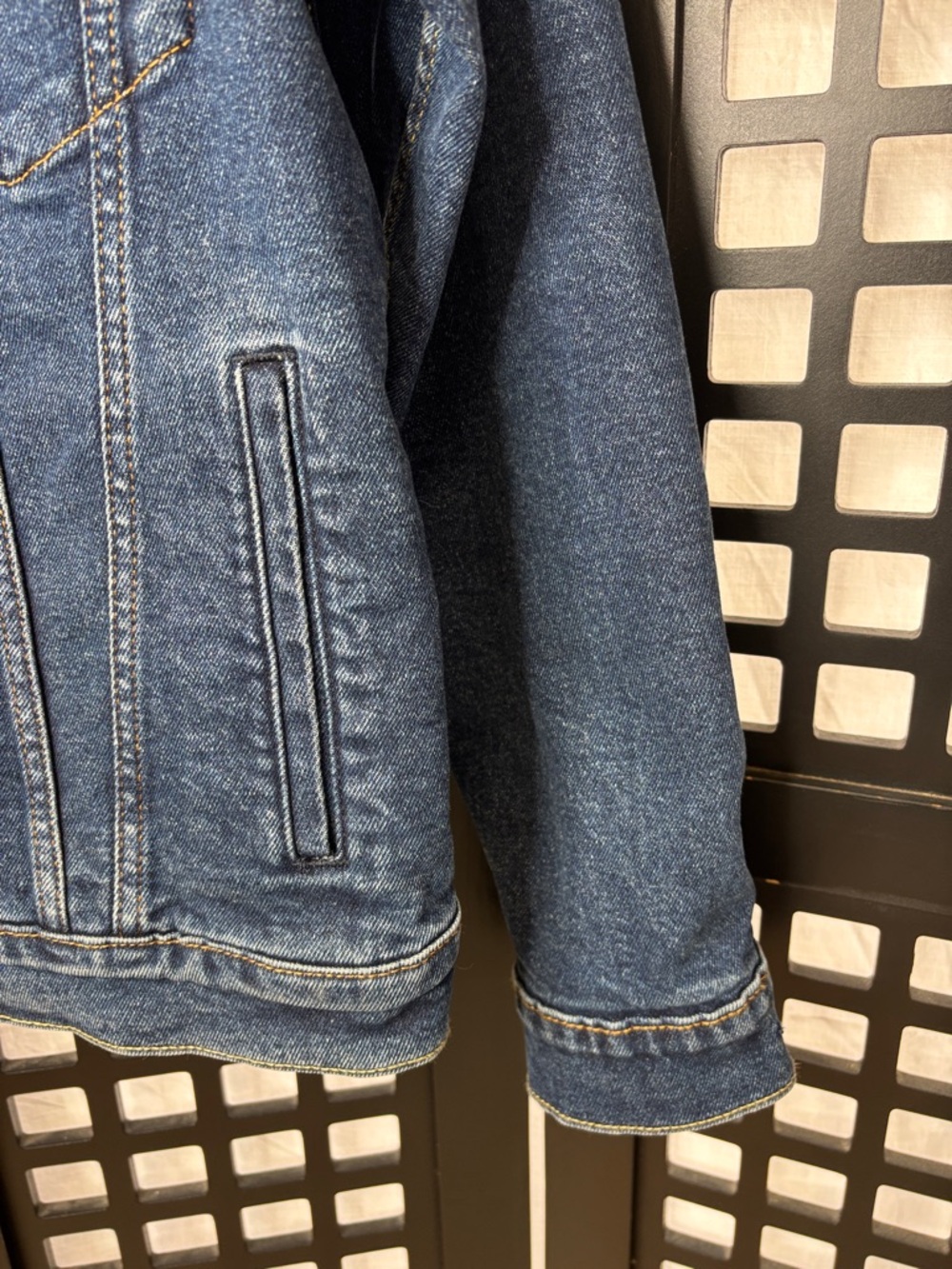 💙 Levi’s Trucker Jacket Womens Small Dark Wash Denim Classic Jean Jacket 💙 - Picture 4 of 13